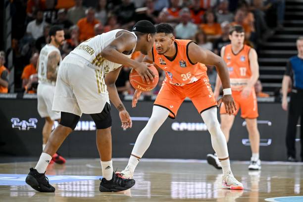 足总杯爆冷 足总杯爆冷