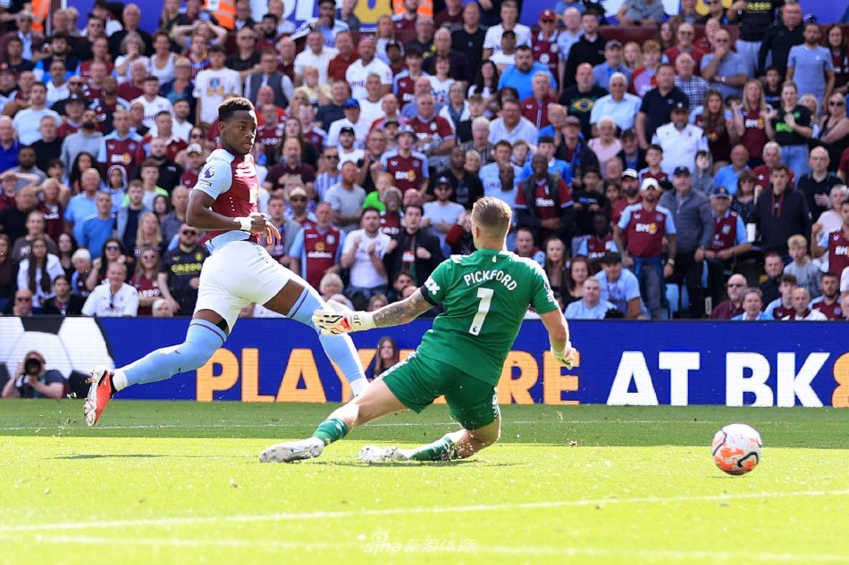 在万众瞩目 在万众瞩目