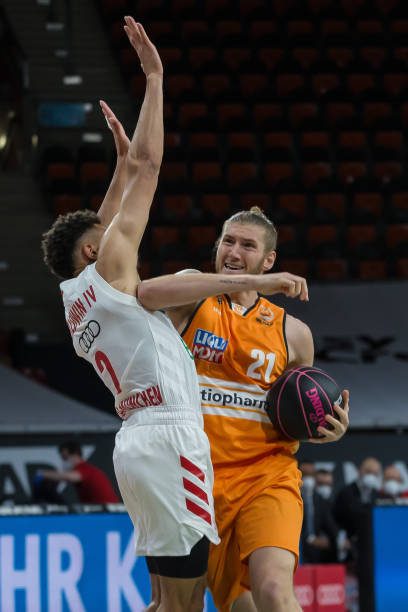 借胜利进一 借胜利进一